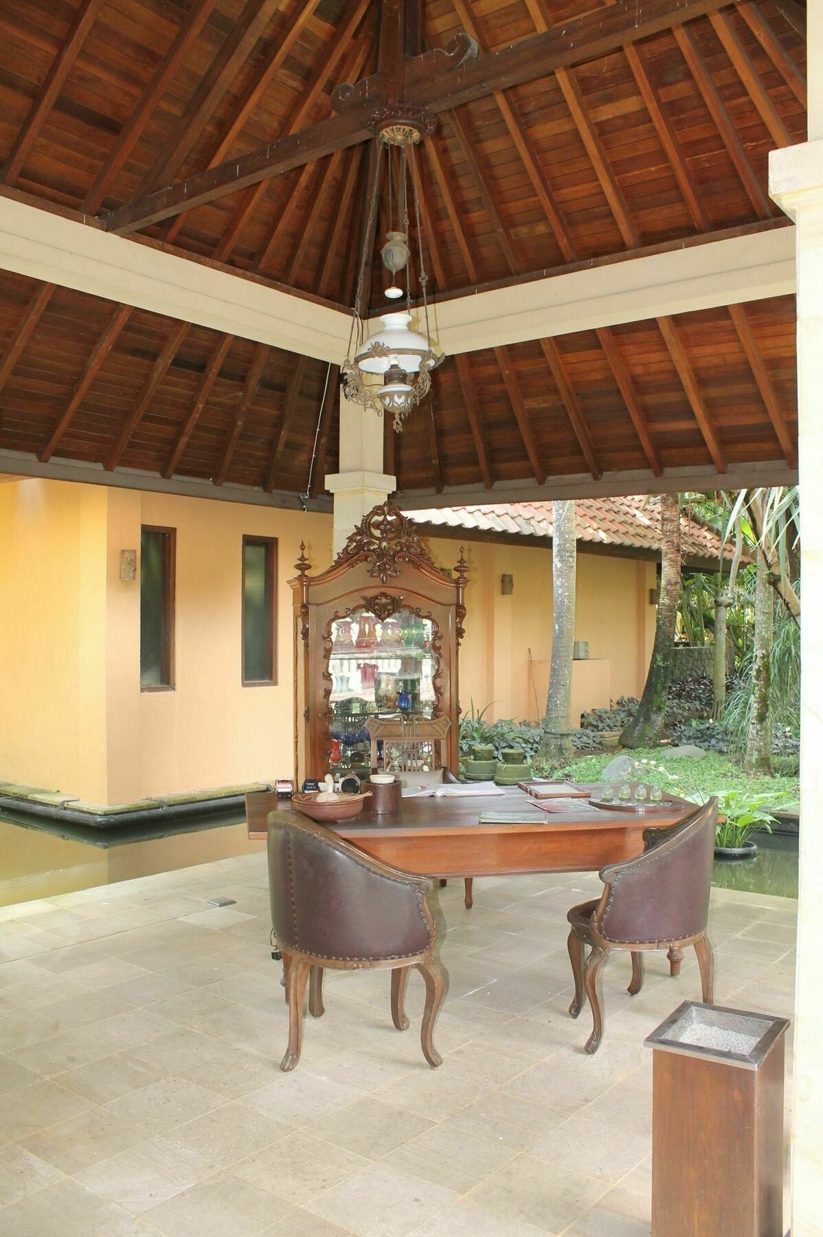 Laras Asri Resort & Spa Салатига Экстерьер фото