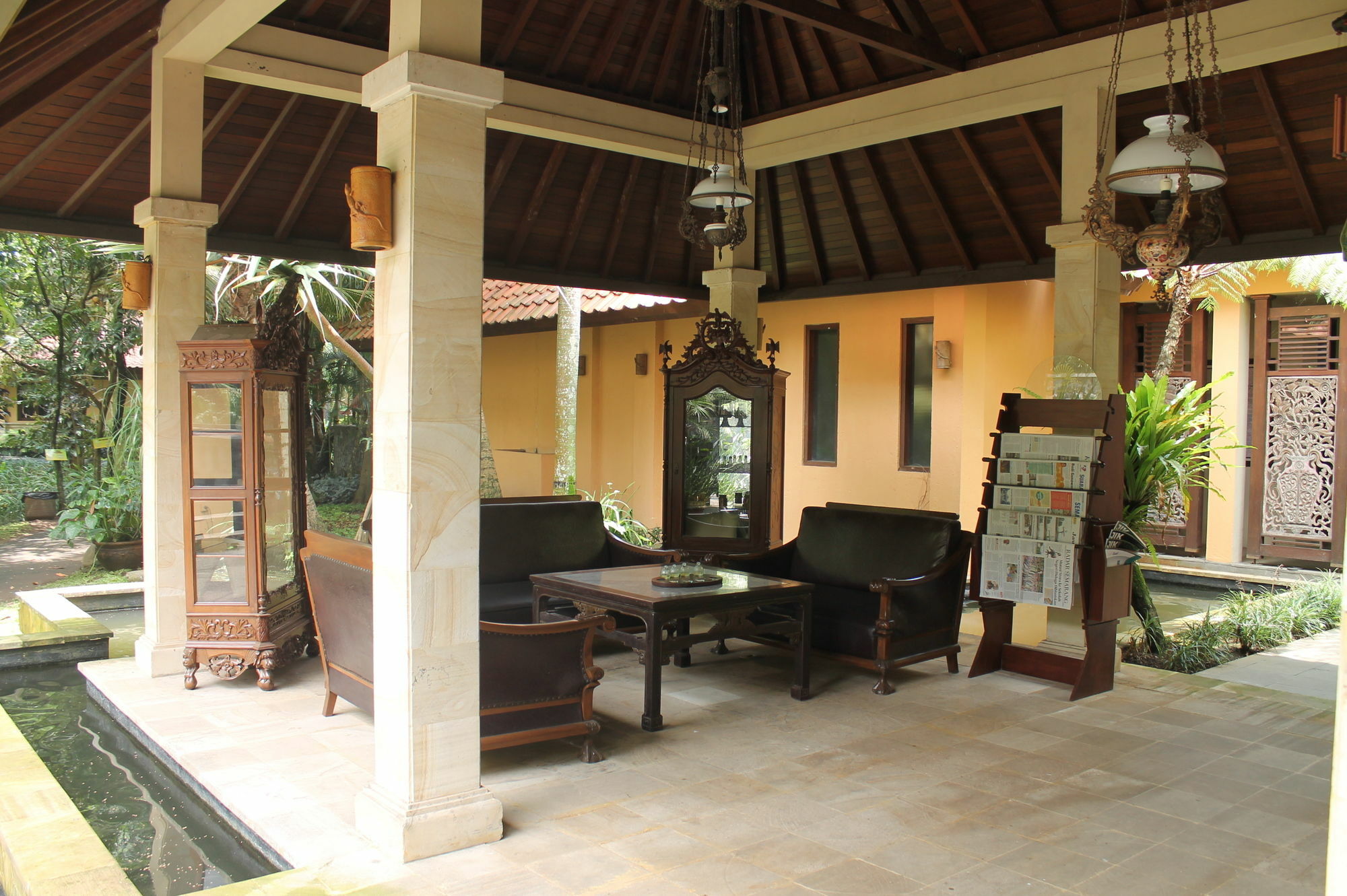 Laras Asri Resort & Spa Салатига Экстерьер фото